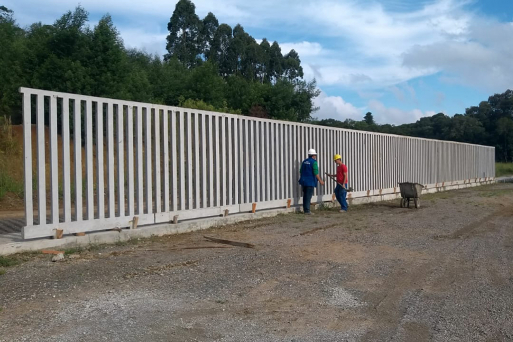 MURO GRADIL NA FÁBRICA